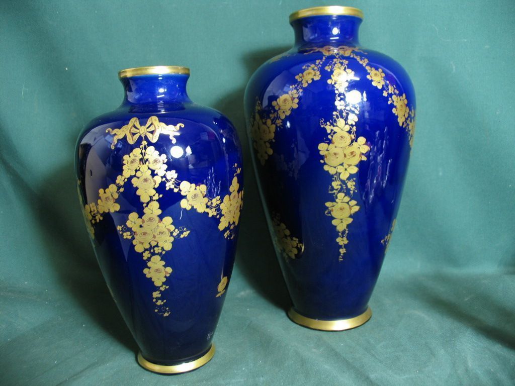 Vase En Porcelaine Russe Vintage Kislovodsk Fenix - Fait Main, Années 1960-1970, Blanc Floral